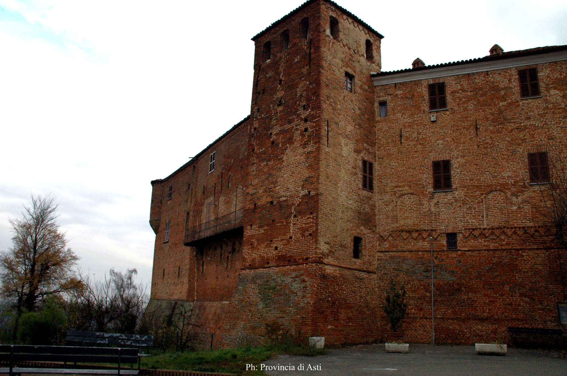 Maranzana Castle